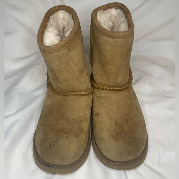 UGG Classic Chestnut Boots, Toddler Size 10 - Picture 2 of 7